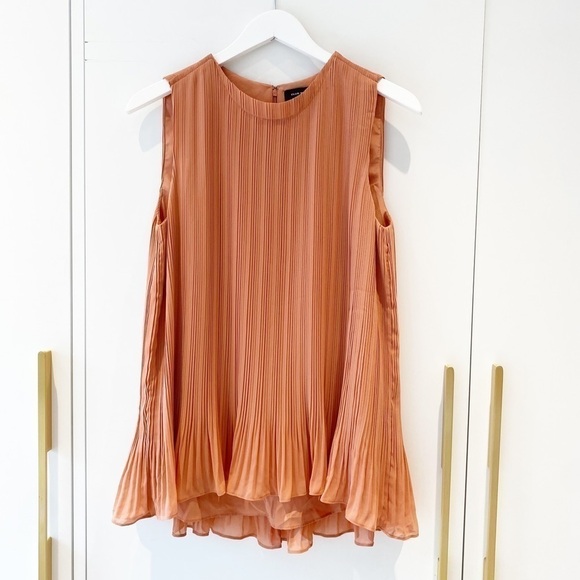 BNWOT Club Monaco Pleated swing top in peach - Picture 7 of 11